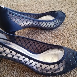 Adriana Papell navy dressy Pumps lace net